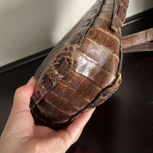 Real croc skin Vintage artisan made shoulder bag, brown. Hand made - Picture 8 of 17